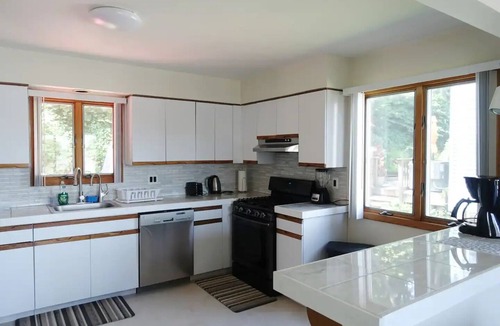 Highlands House | Lovely, spacious home at the start of Jersey Shore