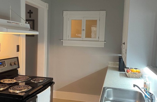 Storm Lake Apartment | Lrg Pvt upstairs Apt in the heart of SL short walk to lake, parks, and BVU.