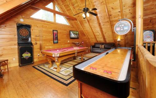 Sevierville Villa | Lucky Enough