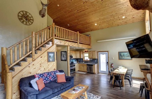 Keystone House | Lush Creekside Vacation Rental Haven near Mount Rushmore in South Dakota