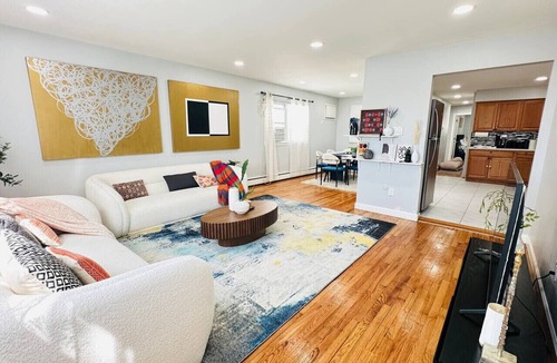The Heights House | Lux NYC Stay 3Bed/2Bath w/parking