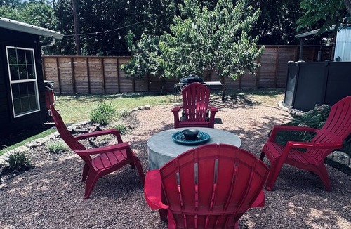 Lampasas House | Luxe 1920's 3-bedroom house in Lampasas. Pool, hot tub, cabana w/massage chair.