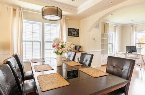 Northeast House | Luxurious and Cozy Room in Washington DC