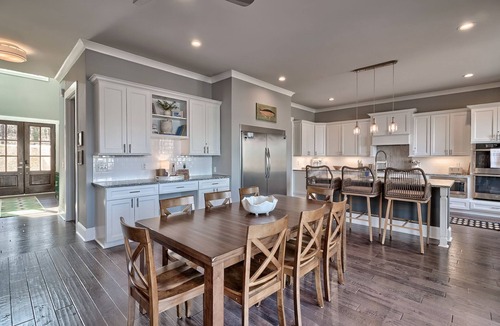 Chapin House | Luxurious and spacious 5-bedroom lake house in peaceful Lake Murray