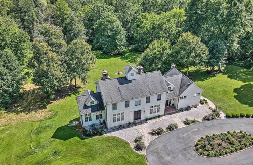 Beallsville House | Luxurious Beallsville Retreat: Near Vineyards