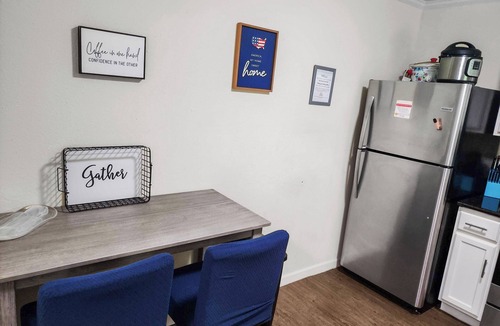 Denison House | Luxurious beds, remodeled, very clean, quiet neighborhood, big backyard & tree!