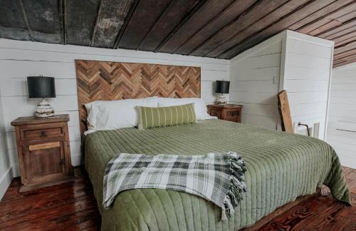 Rising Fawn House | Luxurious Cabin with Jacuzzi and Breathtaking Views in Georgia
