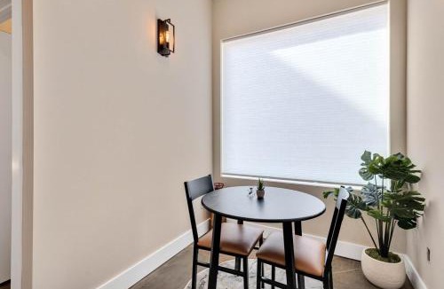 Chattanooga House | Luxurious Industrial Downtown Suite