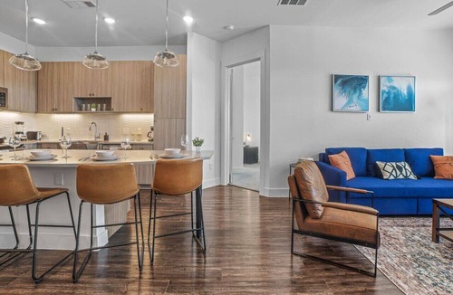 West Oak Hill Apartment | Luxurious New Unit|2Bd2Ba|Pool, Golf Sim
