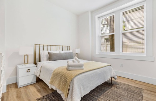 Wilmington Apartment | Luxury 2-Bed Apartment in Wilmington Highlands