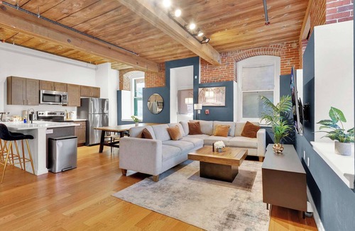 Northern Liberties Apartment | Luxury 2BD | 4 Beds | Northern Liberties