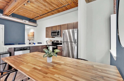 Northern Liberties Apartment | Luxury 2BD | 4 Beds | Northern Liberties