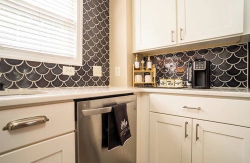 Northeast Raleigh House | Luxury 2BD Retreat, King Suite, Spa Baths, Pet Friendly, Near Downtown Raleigh