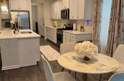 Manahawkin House | Luxury 3BR 2BATH Coastal Retreat.10 minutes to LBI Beaches.Save 20% on 4+ Nights