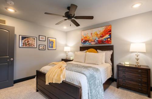 Orange Prairie Villa | Luxury 4 Bedroom Home with Heated Garage and Deck near Peoria Airport