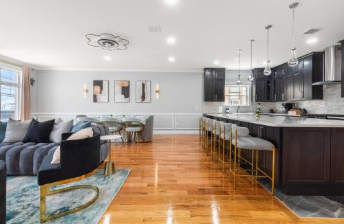 West Side Apartment | Luxury 4BR Home Near Manhattan Sleeps 12
