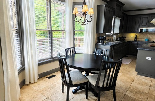 Cartersville House | Luxury 5BR Home Near LakePoint Sports
