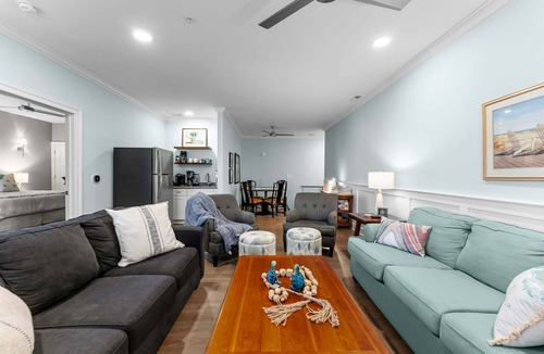 Townsend's Inlet Condo | Luxury 6BR Condo | 2 Blocks to Beach