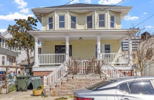 Atlantic City House | Luxury 8 BR 4 Ba - Just 1 block from the Beach!
