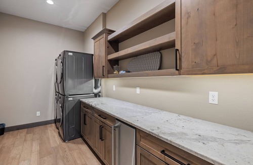 Sturgis House | Luxury Black Hills Retreat