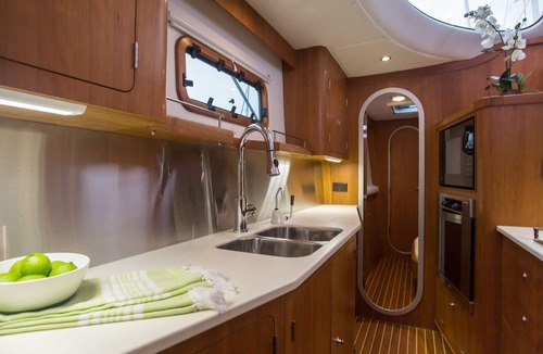 Riviera Beach Boat Rental | Luxury Catamaran Liveaboard