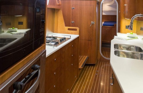 Riviera Beach Boat Rental | Luxury Catamaran Liveaboard