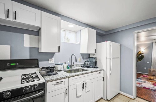 Takoma Park House | Luxury clean in the heart of Takoma sleep 4