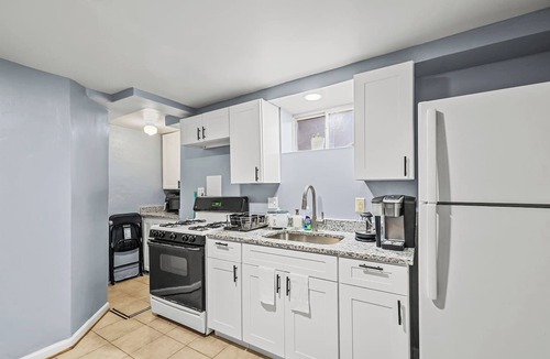 Takoma Park House | Luxury clean in the heart of Takoma sleep 4
