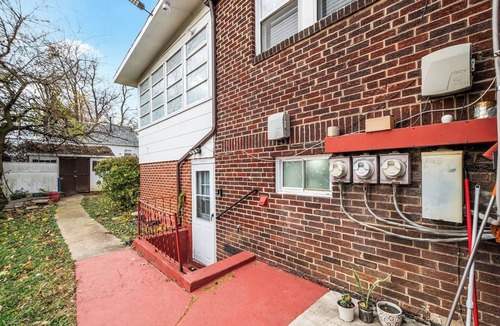 Takoma Park House | Luxury clean in the heart of Takoma sleep 4