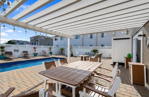 South Beach Haven House | Luxury Coastal 5-bedroom Home with Heated Pool - South Beach Haven