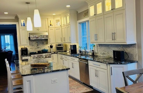 Long Branch House | Luxury Coastal Retreat ✨ 5 min to Beach,Sleeps 10,BBQ + Patio