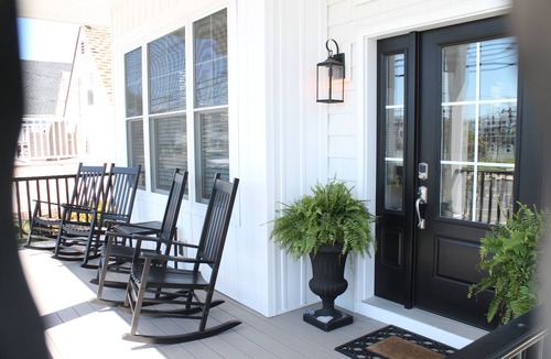 South End House | Luxury Coastal Single 5 bdrm (3 Master Suites) Prime Location, All The Amenities