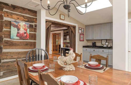 Mentone House | Luxury Estate Cragsmere Manor, Event Space! HotTub