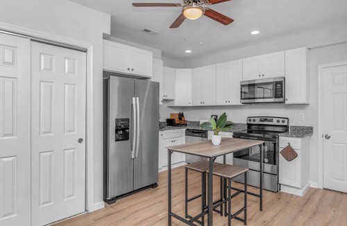 Port Covington Apartment | Luxury Federal Hill Retreat Near Hospitals: Walk to Harbor, Dining & Downtown