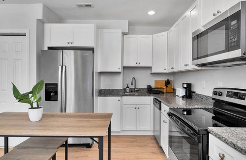 Port Covington Apartment | Luxury Federal Hill Retreat Near Hospitals: Walk to Harbor, Dining & Downtown
