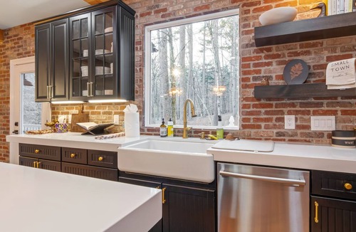 Franklin House | Luxury Franklin Farmhouse near Leipers Fork- 5000sf with hot tub, fire pit, BBQ
