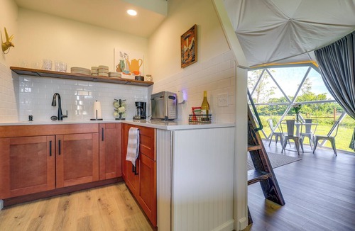 Butler Apartment | Luxury Glamping Dome w/Private Hot Tub in Butler