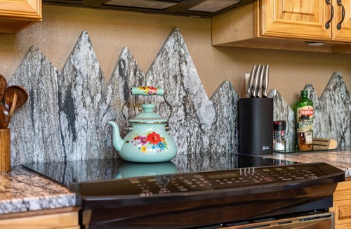Deadwood Cabin | Luxury Gold Mine Cabin - 4 Mi to Deadwood Casinos