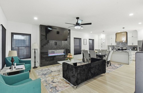 McArdle House | Luxury Golf Course Retreat-Across from Eagle Run
