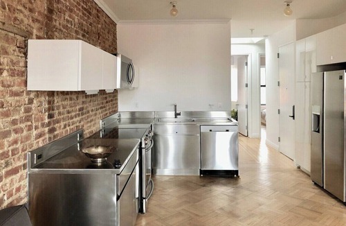 Ocean Hill Apartment | Luxury Historic Brooklyn Apt in Bed Stuy