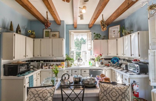 West Fairfax House | Luxury Home Near Wineries, Wedding Venues & Hiking