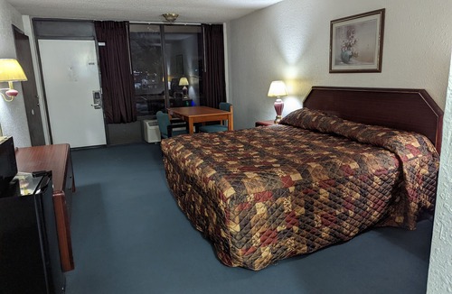 Mustang Hotel | Luxury Inn
