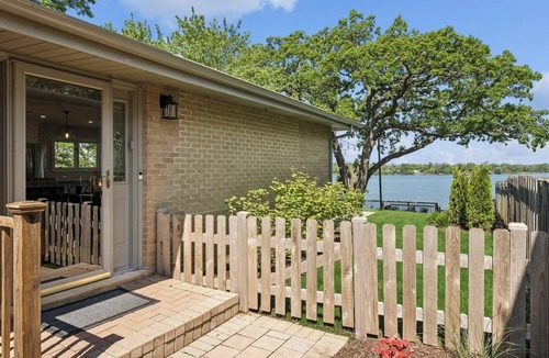 Round Lake House | Luxury Lake Home near Great Lakes Naval Station