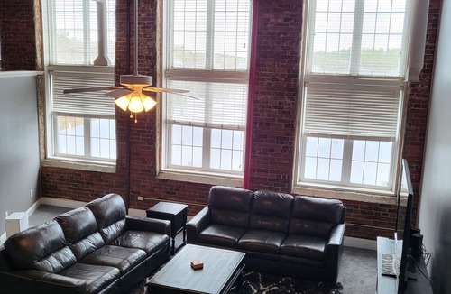 Cordova Condo | Luxury Lakefront Dream- The Perfect Getaway