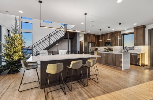 Arlington House | Luxury Lakefront Living w/Hot Tub, Bar & Beach
