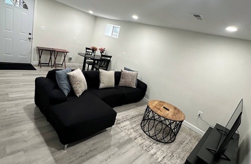 Silver Spring Apartment | Luxury Lower Level Suite < 15 min from D.C.