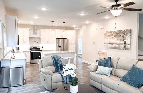 Augusta House | Luxury Medical District Home, EV Charger, Gated #4