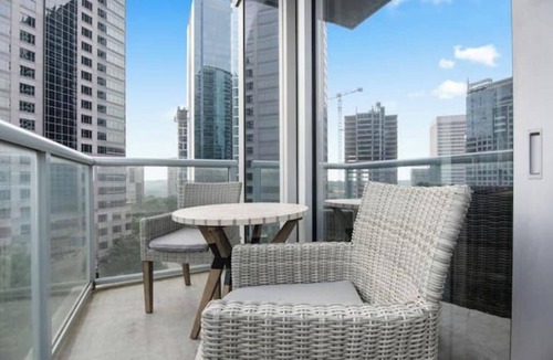 Midtown Apartment | Luxury Midtown Retreat 2BR 2BA