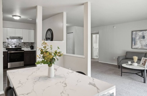 Edgemoor Apartment | Luxury on a Budget! Spacious Retreat Awaits