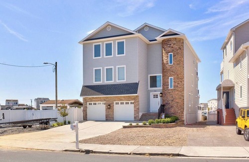 Brigantine House | LUXURY Paradise on the Bay! 3 DAY & WEEKLY! ELKS MEMBERS WELCOME!